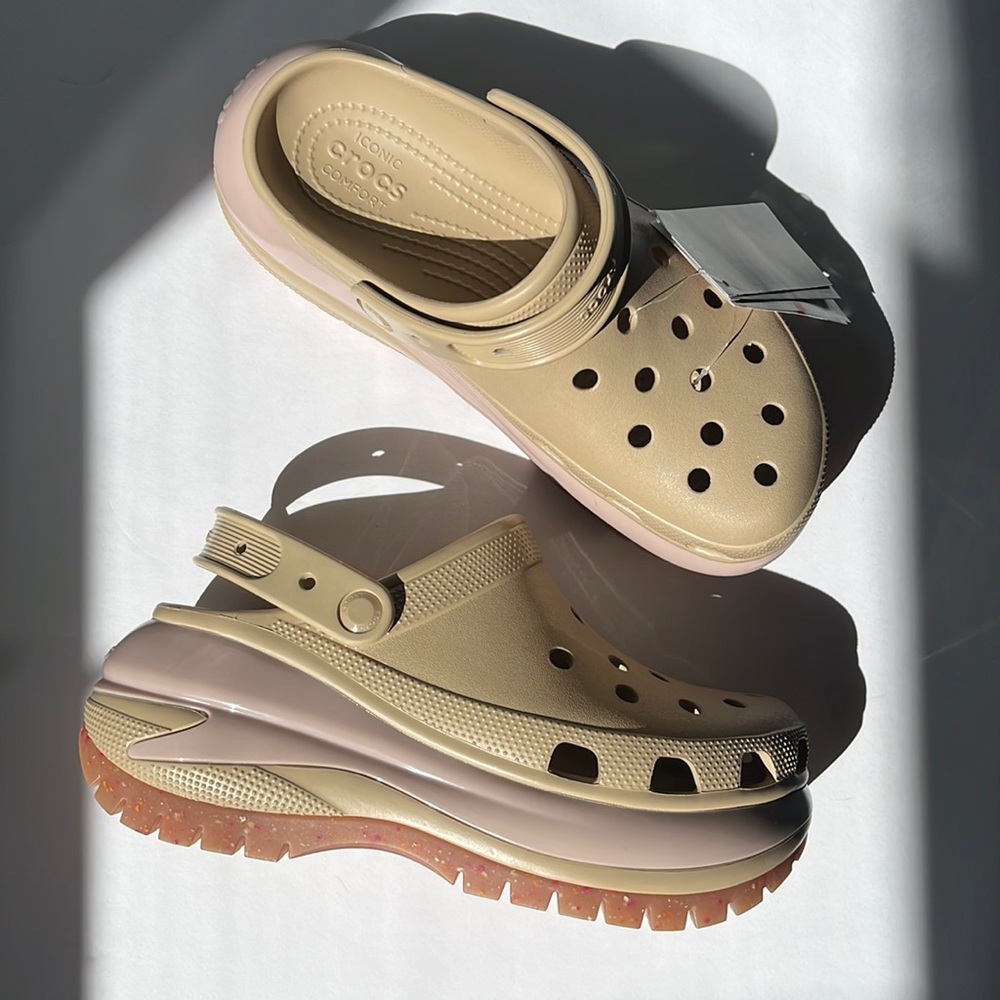 NWT Croc MegaCrush Chai